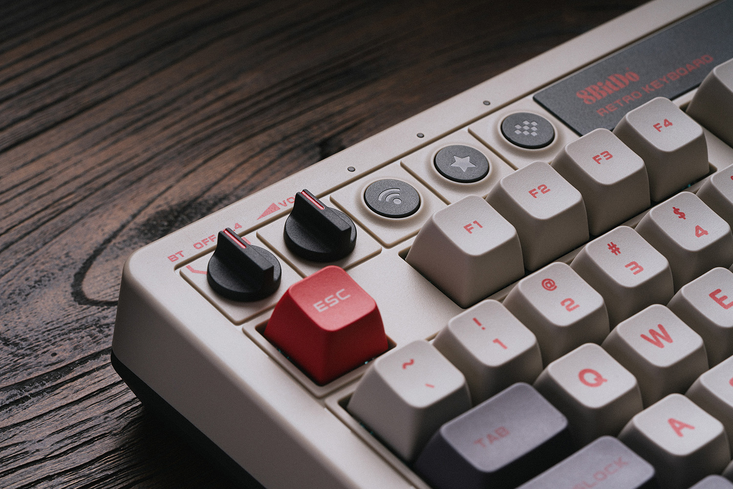 لوحة مفاتيح ميكانيكية 8Bitdo R - مراجعة Retro Gaming Keyboard وسعره